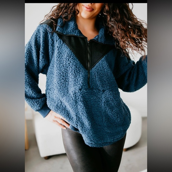 AEMI+CO Two Tone Half Zip Sherpa Sweatshirt Navy Pockets Womens Size Large - Picture 1 of 12